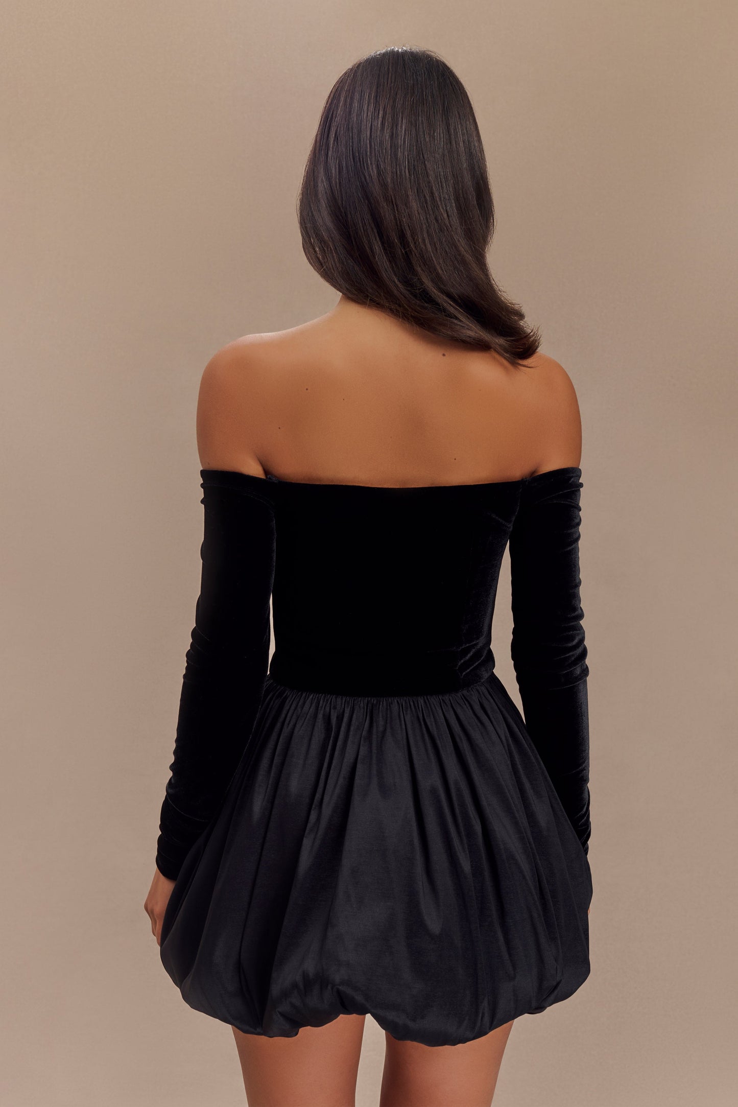 Liv Off Shoulders Velvet Mini Dress - Black